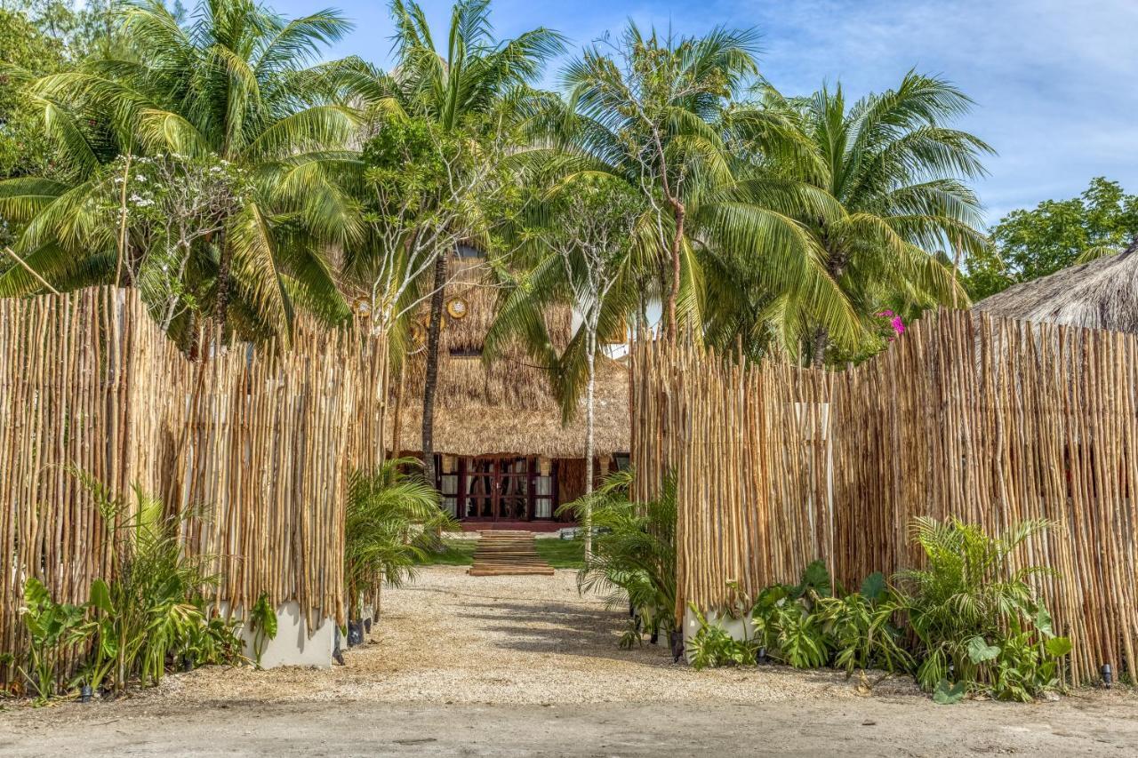 Selina Shared Los Lirios Tulum Exterior photo